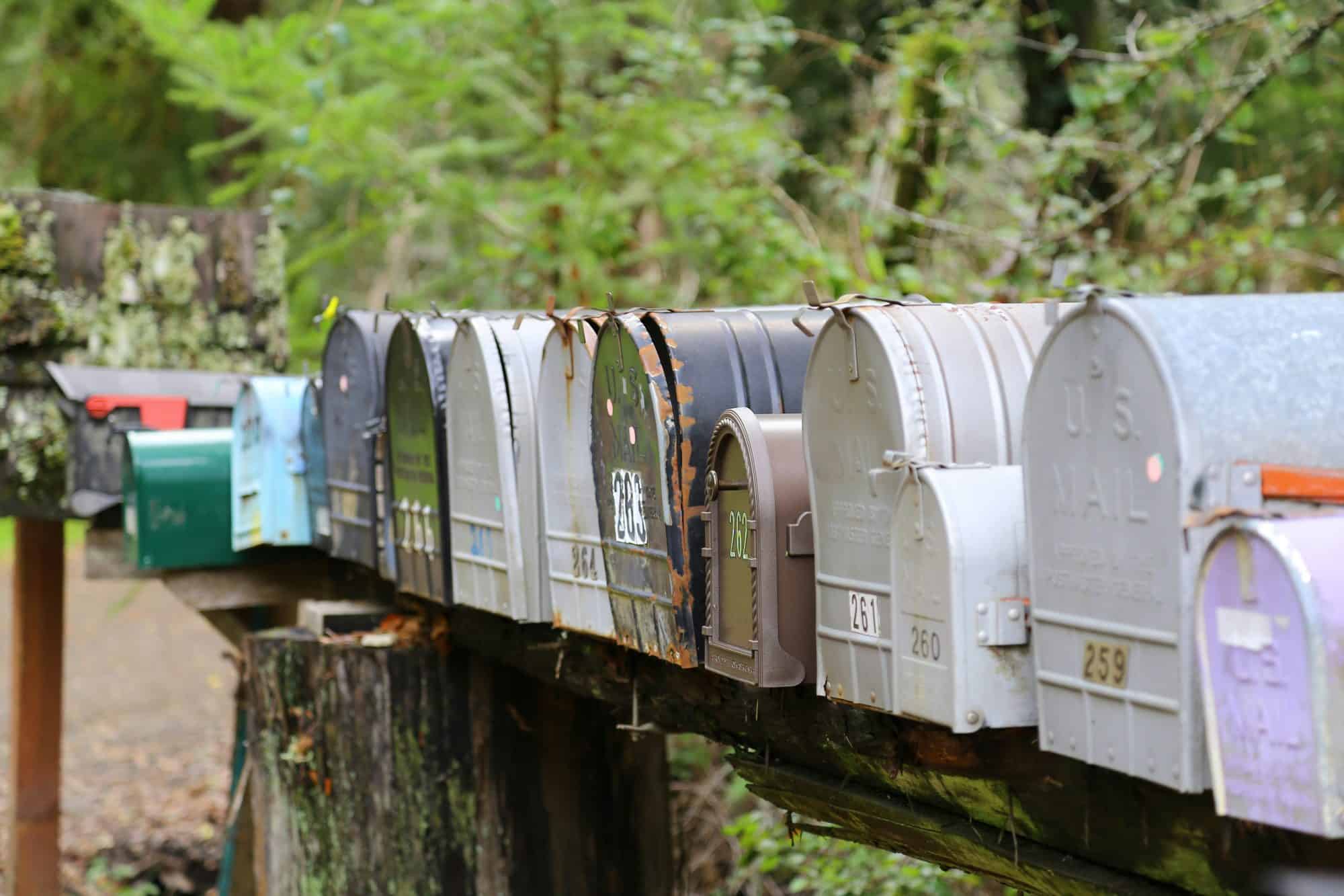 is stealing mail a felony?